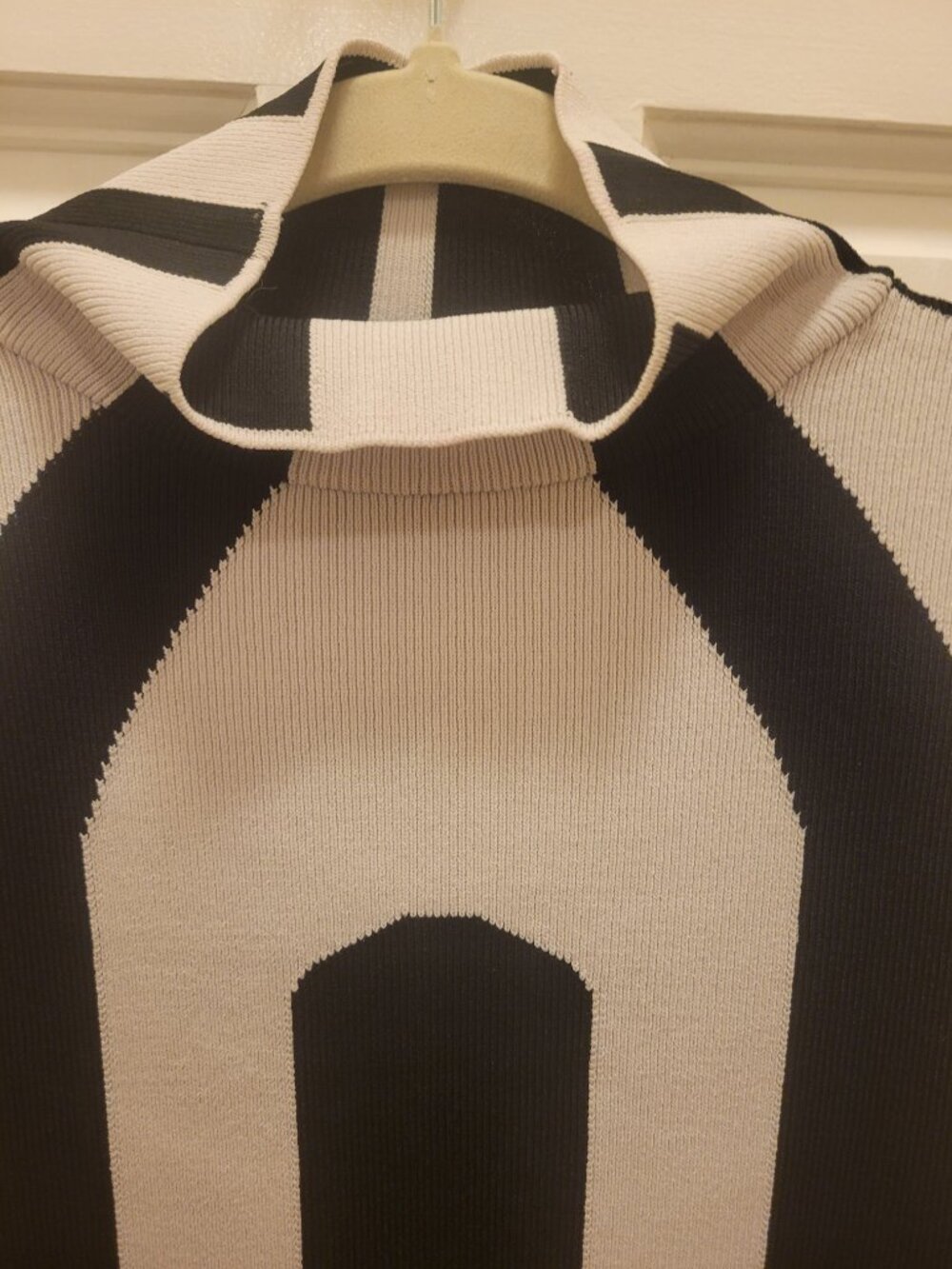 Cyrus knitted long sleeve top,size S - Picture 3 of 14